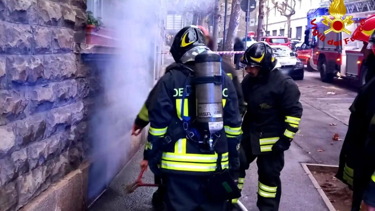 Incendio in uno stabile in via Baiamonti a Trieste: 20 persone fatte evacuare - 