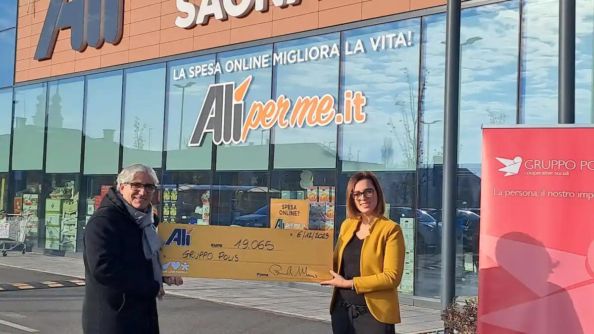 Alì consegna 19.065€ a Gruppo Polis per Casa Elena - 