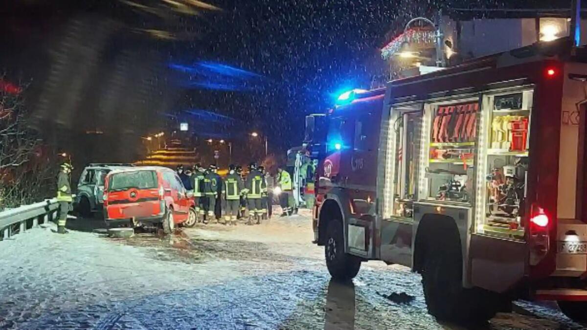 Pauroso frontale tra due auto: un morto e un ferito - 