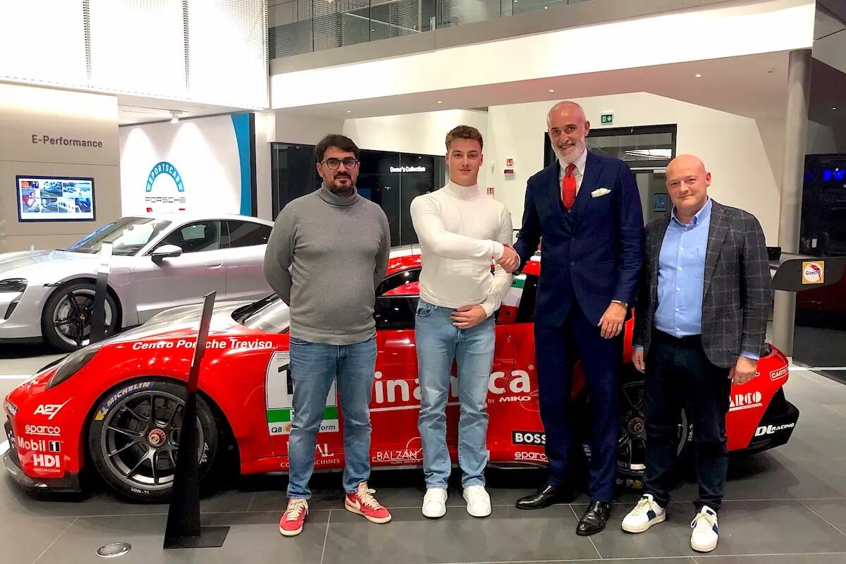 Il friulano Pujatti e Villorba Corse insieme al via della Porsche Carrera Cup 2024 - 