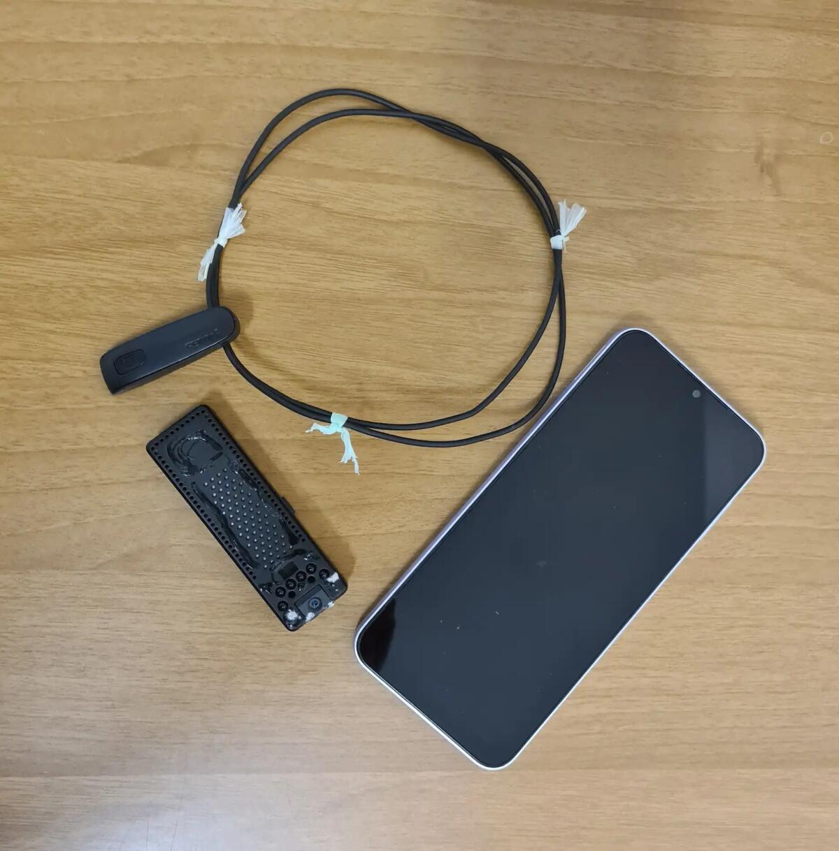 Microcamera e cellulare all'esame della patente: denunciati per truffa tre cittadini stranieri -