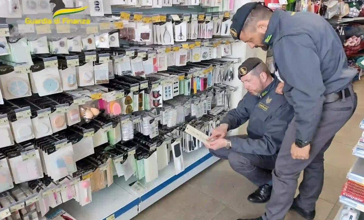 Black Friday e Festività, sequestrati 120mila prodotti non sicuri ed irregolari - 