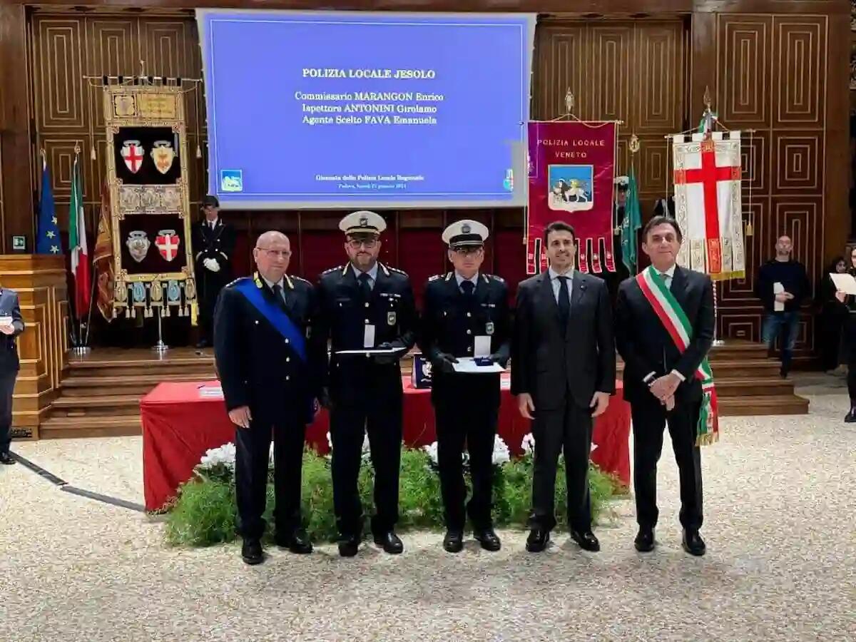 Polizia Locale, 3 agenti insigniti dell’Onorificenza per meriti speciali - 