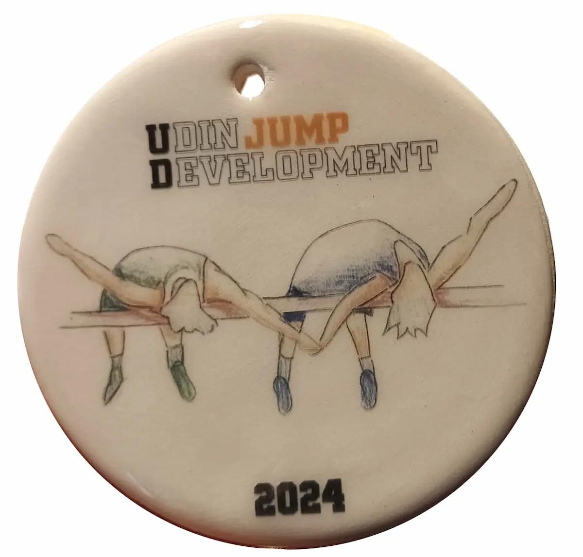 Udinjumpo 2024, le medaglie disegnate da due studenti di Udine e realizzate da Hattiva Lab - 