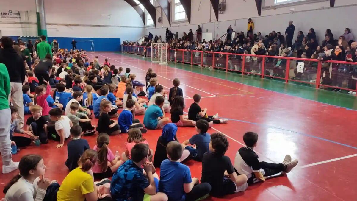 Campoformido. Il gioco della pallamano trasmesso a 170 bambini -