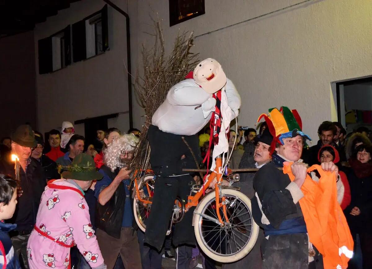 Carnevale a Resia, un concorso per creare il tipico 'Babaz' - 