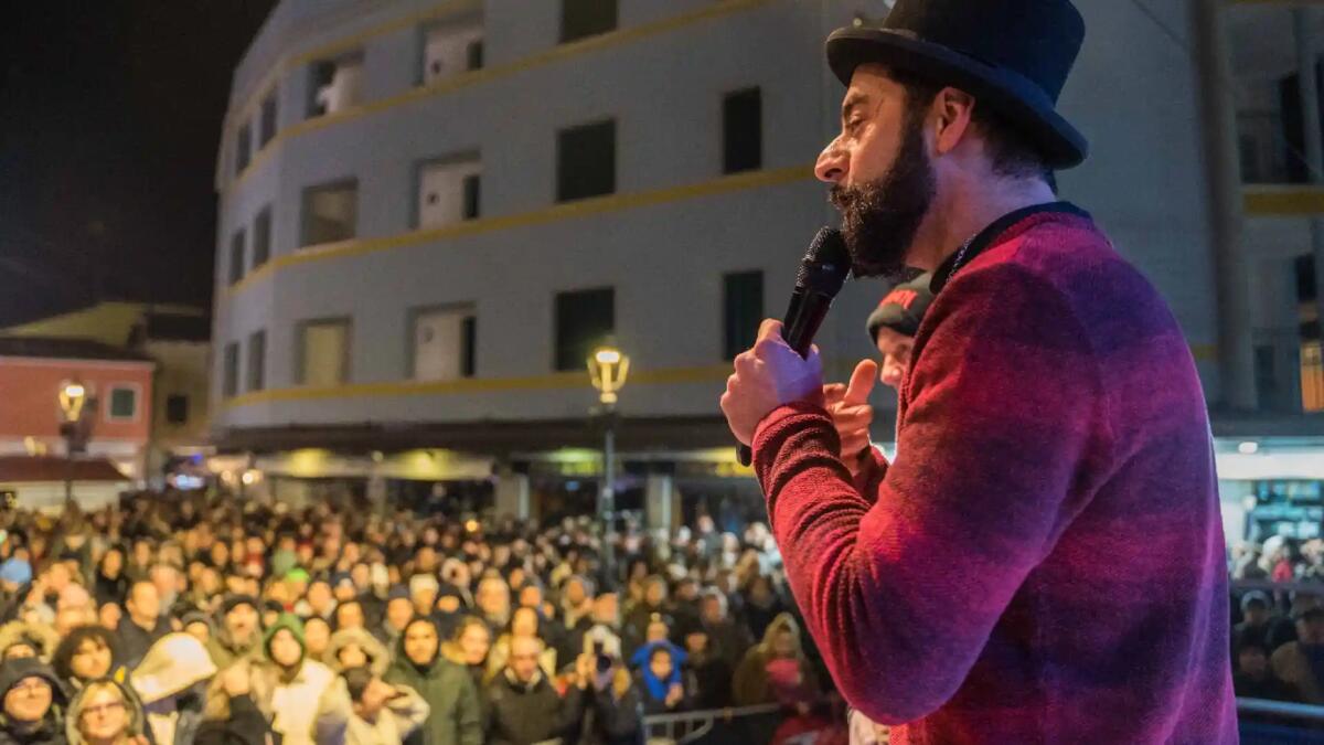Dalla festa in piazza al primo tuffo dell’anno, Caorle saluta così il 2024 -
