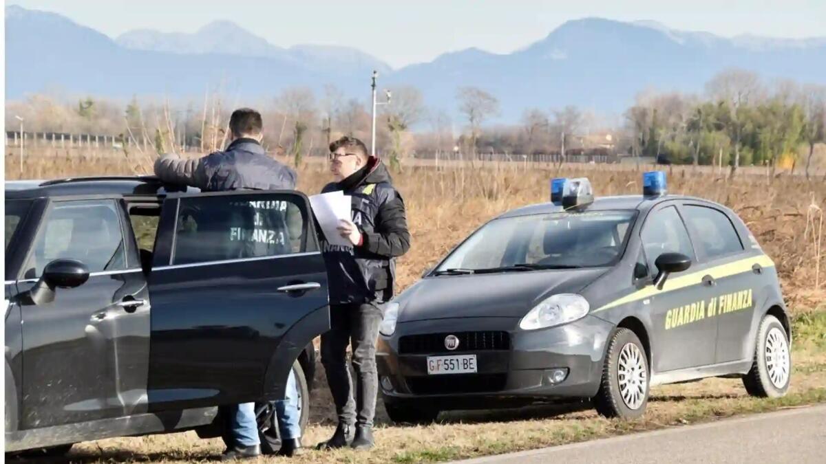 Beccati 15 lavoratori in nero, sanzionati 10 titolari e sospese 4 attività - 