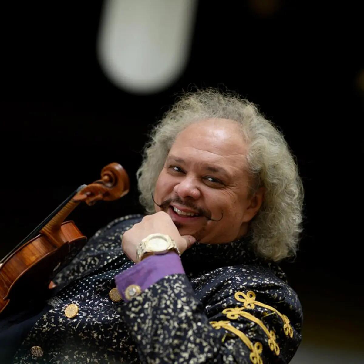 Teatro Verdi Pordenone, domani, in esclusiva il violinista Roby Lakatos - 