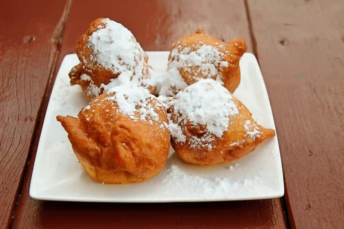 Croccanti fuori e morbide dentro? Ecco come preparare le Frittelle di Carnevale - 