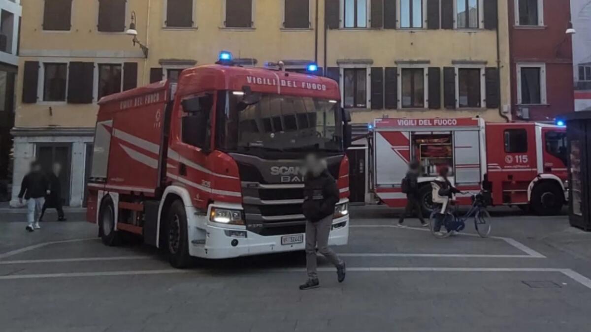 Fumo e odore di bruciato, evacuato il museo "Casa Cavazzini" a Udine. Cosa è successo - 