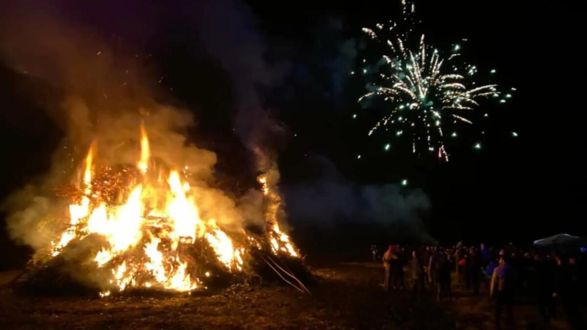 Pignarul di Pagnacco, «pira con materiale non autorizzato». Falò sotto sequestro penale -