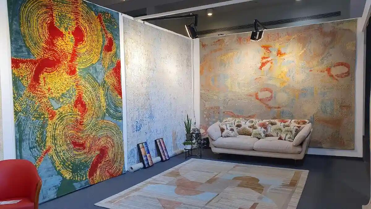 Dai tappeti disegnati dal cliente e realizzati in India al piatto doccia in terrazzo veneziano - 