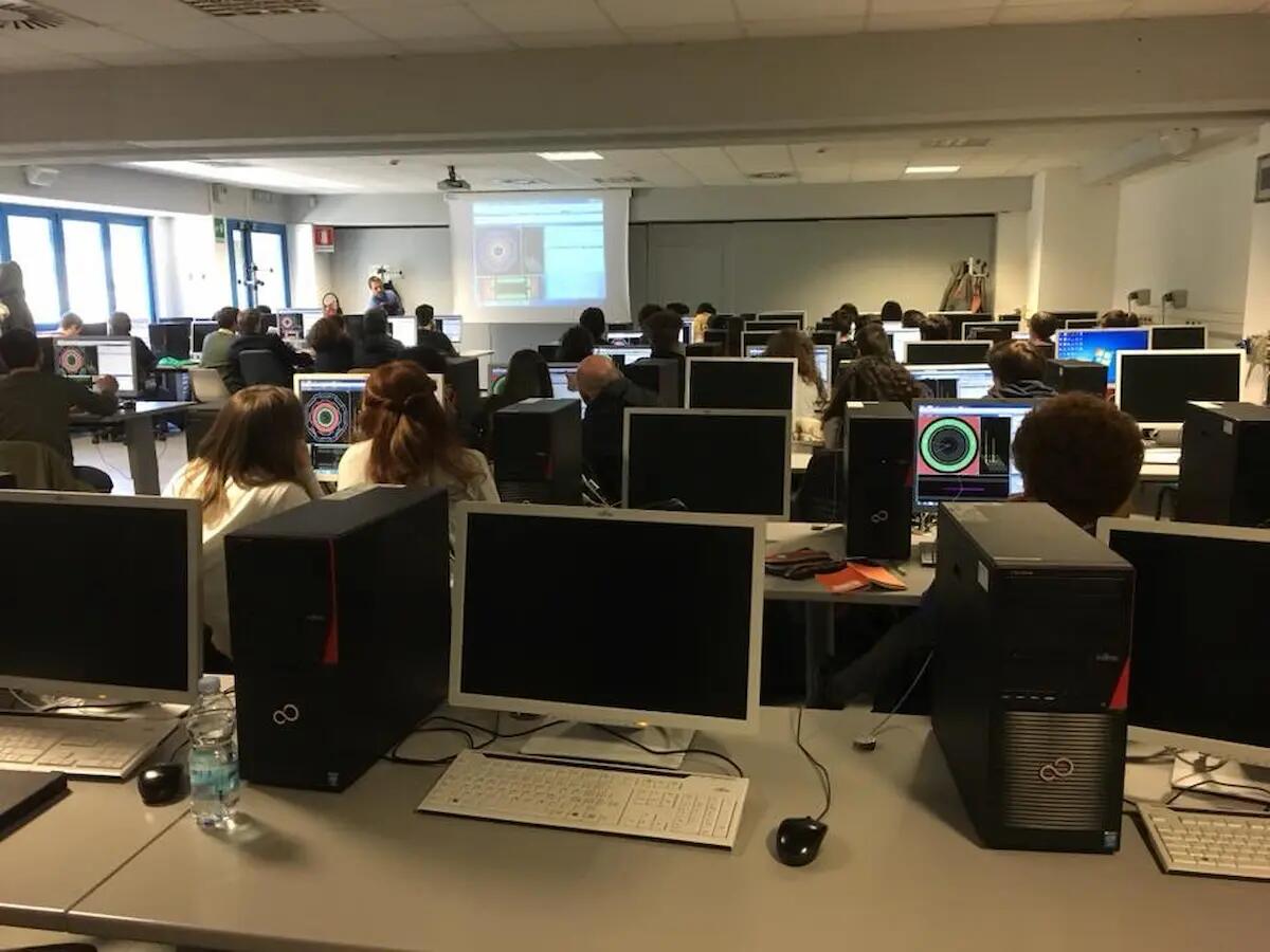 Fisica, studenti scuole Fvg-Veneto masterclass con il Cern - 
