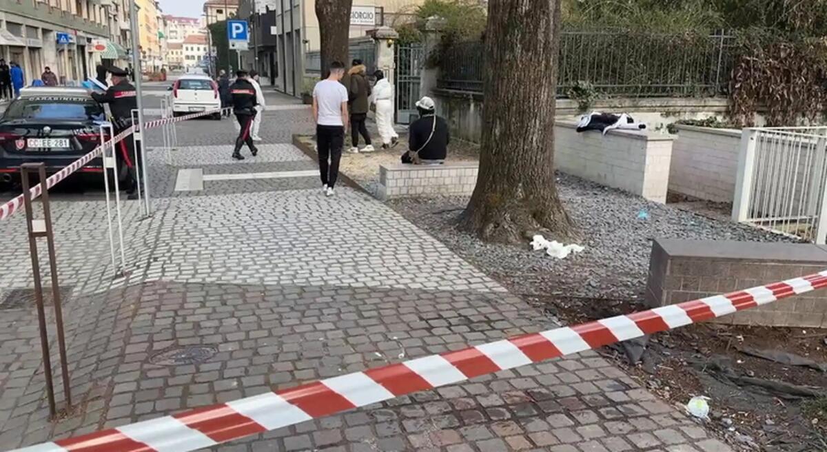 Pordenone, negozi ostaggio delle baby gang: "Clienti minacciati per una sigaretta" - 