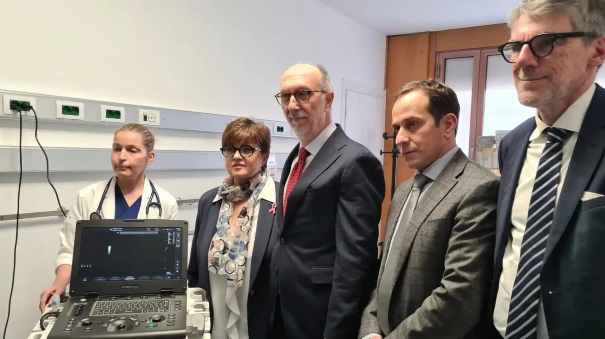 L'Andos Udine dona un ecografo portatile al reparto di Medicina d'urgenza - 