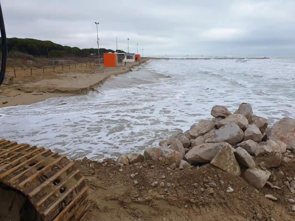 Maltempo in Veneto, mareggiata a Jesolo: erosi quattro chilometri di spiaggia - 