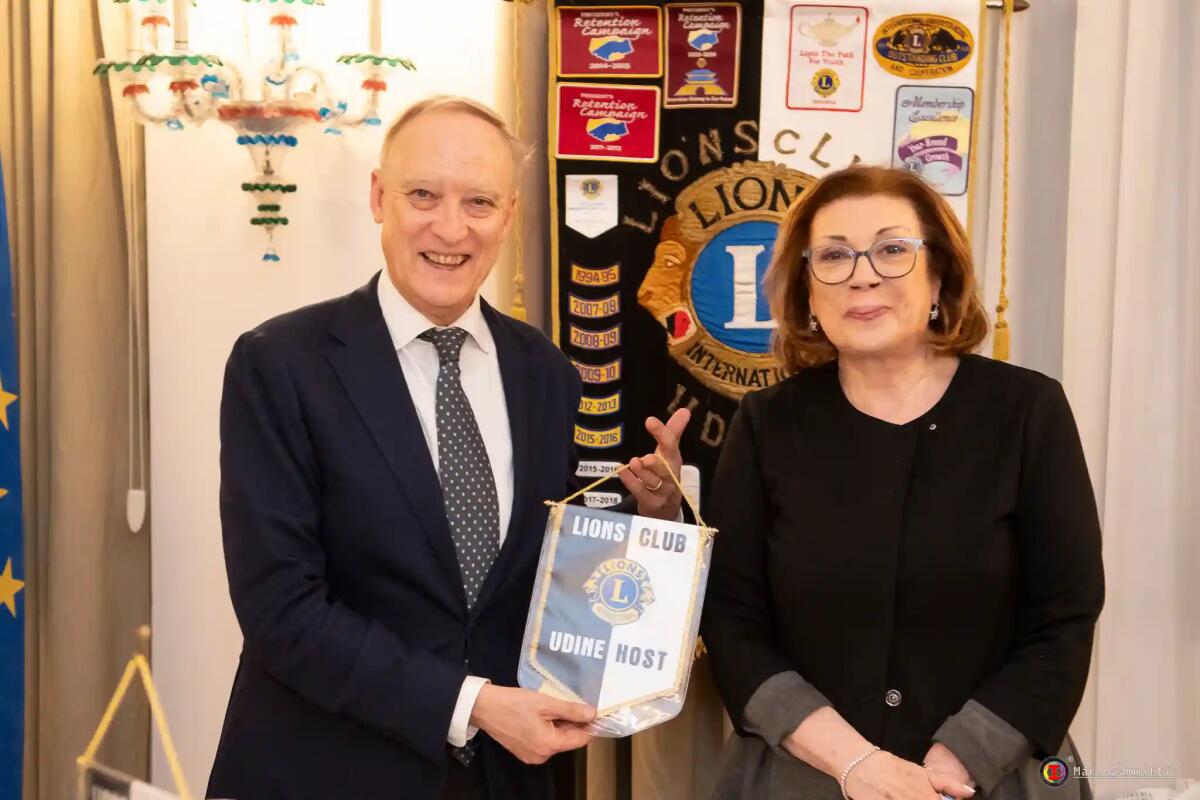 Difendersi dai rischi dell’Intelligenza Artificiale: un imperativo tra cultura, normativa e controllo umano -