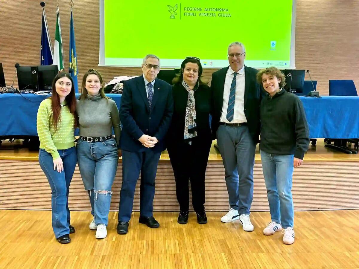 "Unfluencer in Tour", un cammino verso la consapevolezza tra i giovani di Udine - 