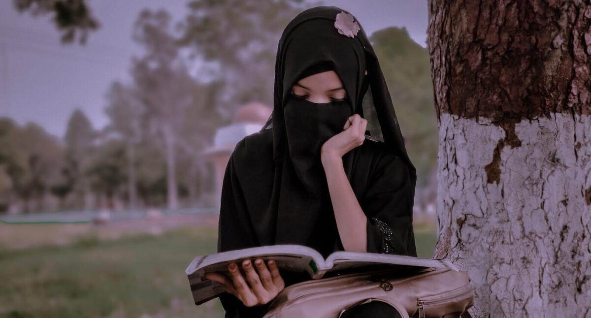 Bambina con il Niqab in classe, i genitori telefonano alla scuola: «chiediamo scusa, un malinteso» - 