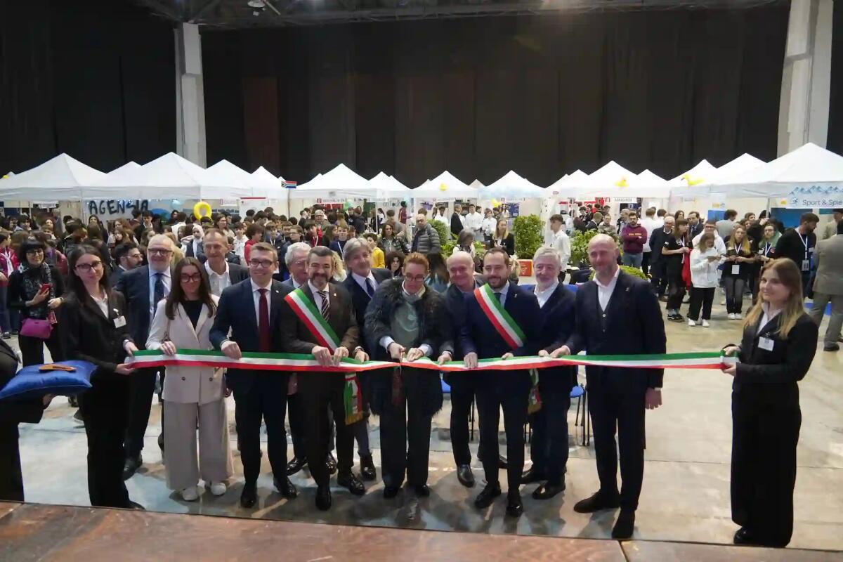 Inaugurata a Jesolo Simulinfiera 2024, con 1500 studenti e 40 scuole provenienti da tutta Italia e d'Europa - 
