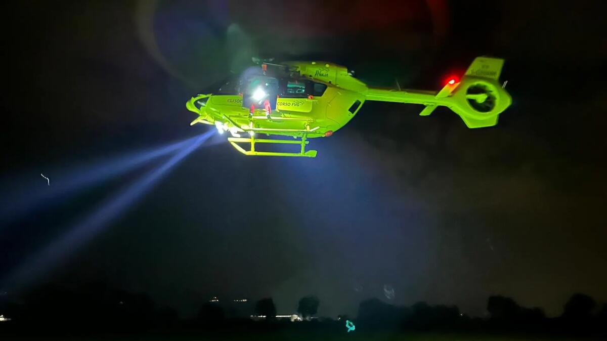 Incidente a Castions di Zoppola, con lo scooter contro un’auto in sosta: due feriti - 