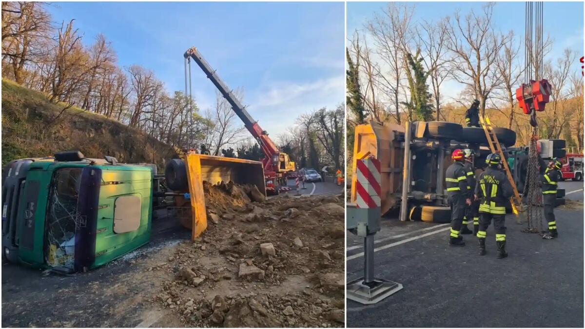 Camion carico di terra e pietre si ribalta: strada chiusa - 