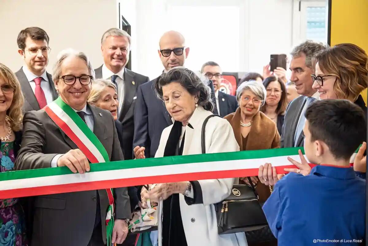 La nuova biblioteca della primaria di Cortellazzo, Jesolo, intitolata a Giorgio Lago -