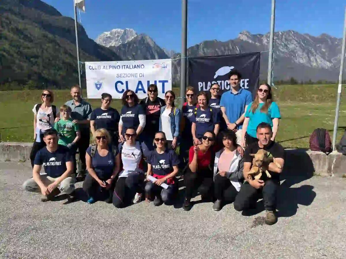 Pulizia ambientale a Claut: 250 kg di spazzatura raccolti dai volontari - 