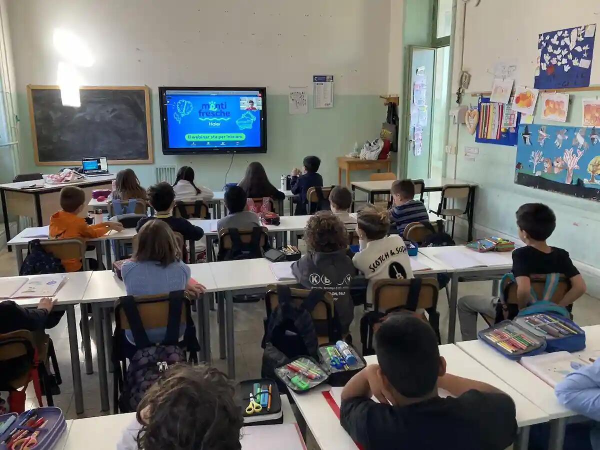 Revine Lago, Haier porta 1200 bambini a scuola di innovazione con l'ingegnere NASA Stefano Cappucci - 