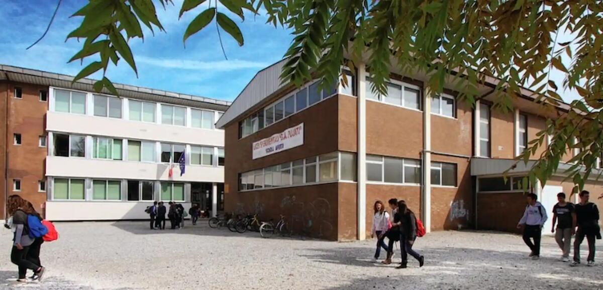 Sorpreso a rubare nella notte al Liceo Pujatti di Sacile: 24enne tenta la fuga, ma viene bloccato - 