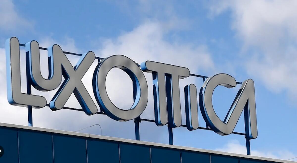 EssilorLuxottica, premi record per i dipendenti: oltre 4mila euro per lavoratore - 