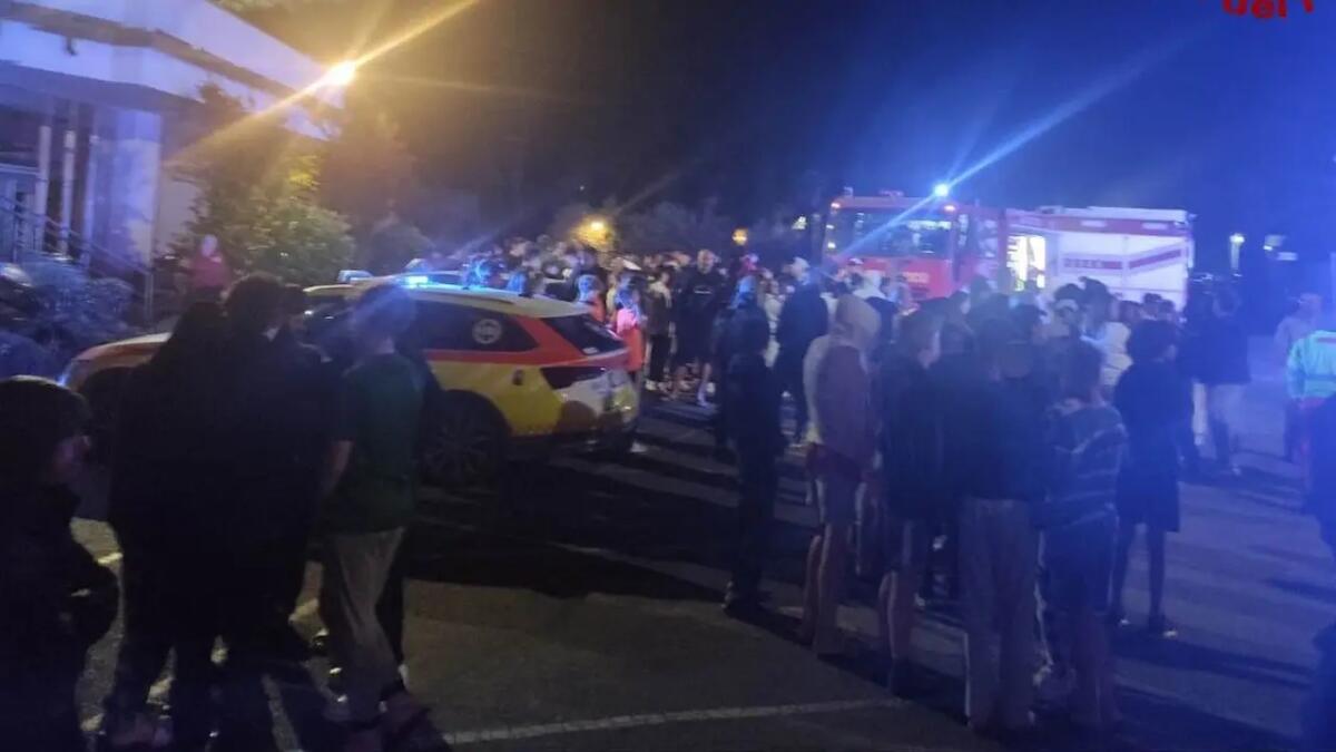 Fiamme in camera, allarme incendio nell'hotel: evacuati 700 ospiti - 