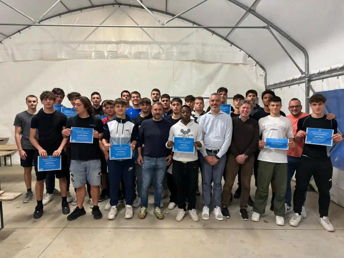 Il Friuli punta sulla formazione arbitrale nel rugby: 24 giovani atleti diventano arbitri - 