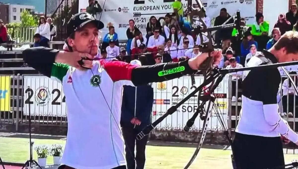 L'arciere Francesco Zaghis conquista il bronzo alla Youth Cup di Sofia 2024 -