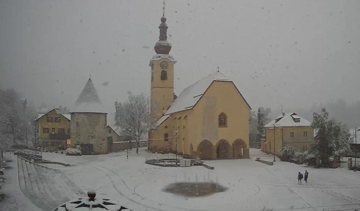 Dal caldo anomalo alle nevicate con temperature sotto zero. Il video da Tarvisio - 