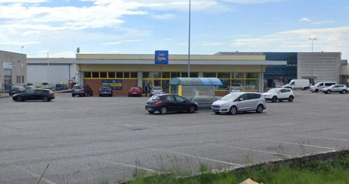 Rubano all’Eurospin e fuggendo investono un carabiniere: presi un marocchino e un tunisino - 