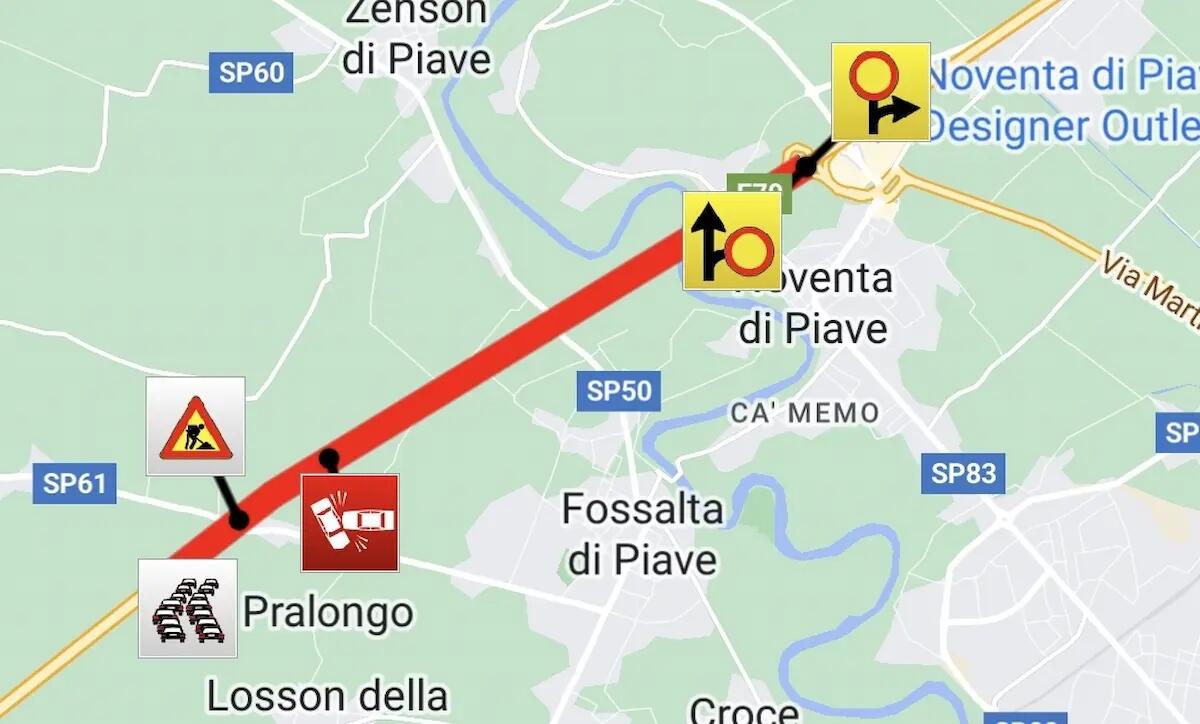 Quarto incidente in A4, mezzo pesante sbanda e perde le lastre di marmo: ancora disagi - 