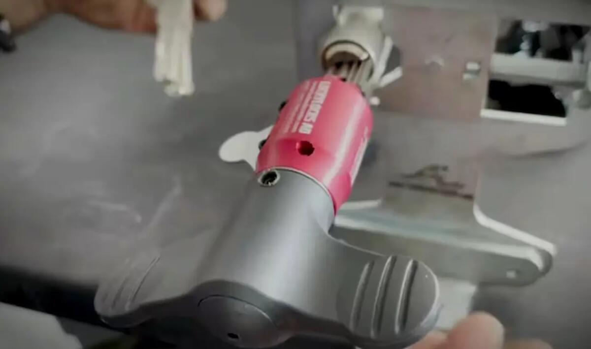 La "chiave" dei ladri d'appartamento? Si chiama Topolino. Che cos'è e come difendersi - 