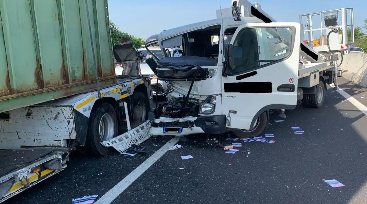 Due incidenti in A4, traffico intenso e code: chiuso lo svincolo di Cessalto. Cosa è successo - 