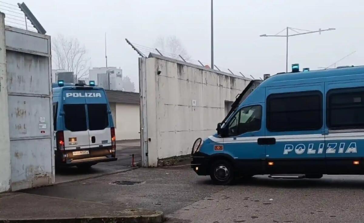 Fuga dal Cpr di Gradisca: tre riescono ad evadere, un tunisino cade da 5 metri - 