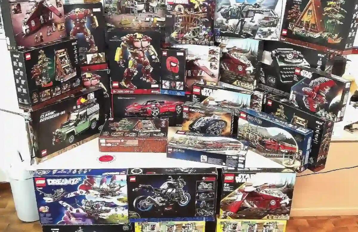 Tentano di rubare scatole di Lego al Tiare nascondendole nel passeggino: denunciati - 