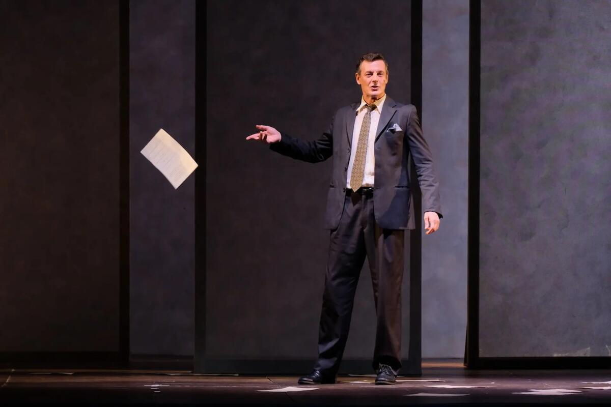 "La vita al contrario": una riflessione teatrale su tempo e memoria al Teatro Verdi di Gorizia - 