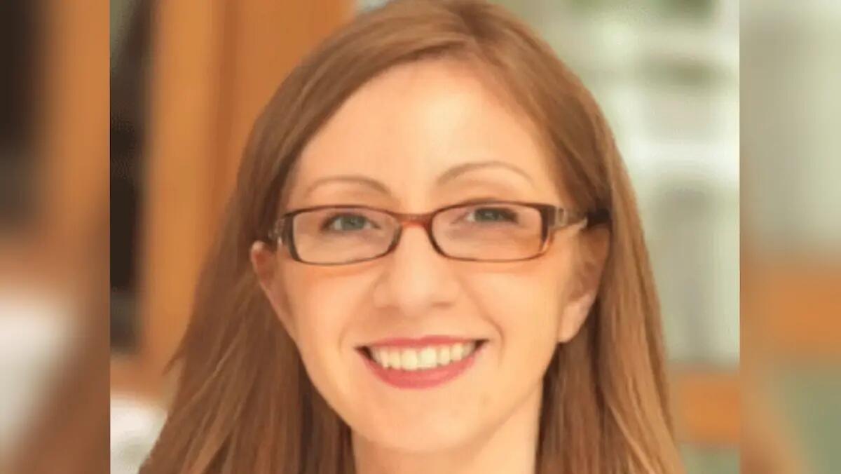 Si addormenta e non si sveglia più, addio alla 46enne Sara Verzola. Lutto a Prata e San Vito - 