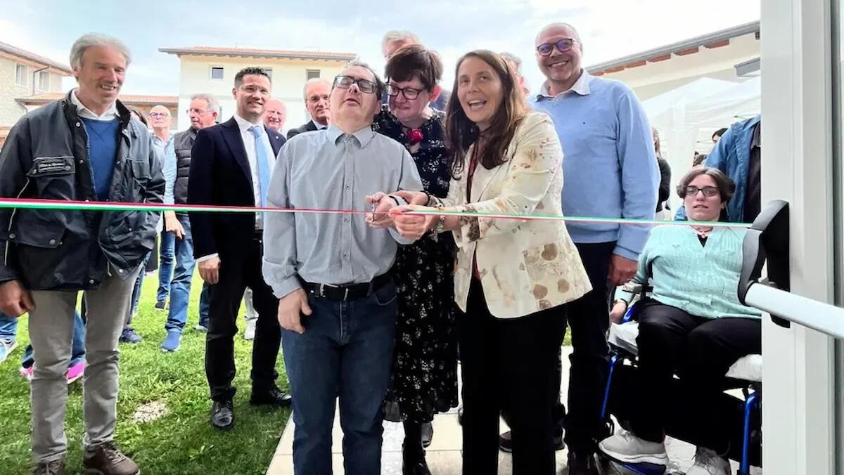 Inaugurato in Friuli il "biscottificio" in cui lavorano i ragazzi con disabilità - 