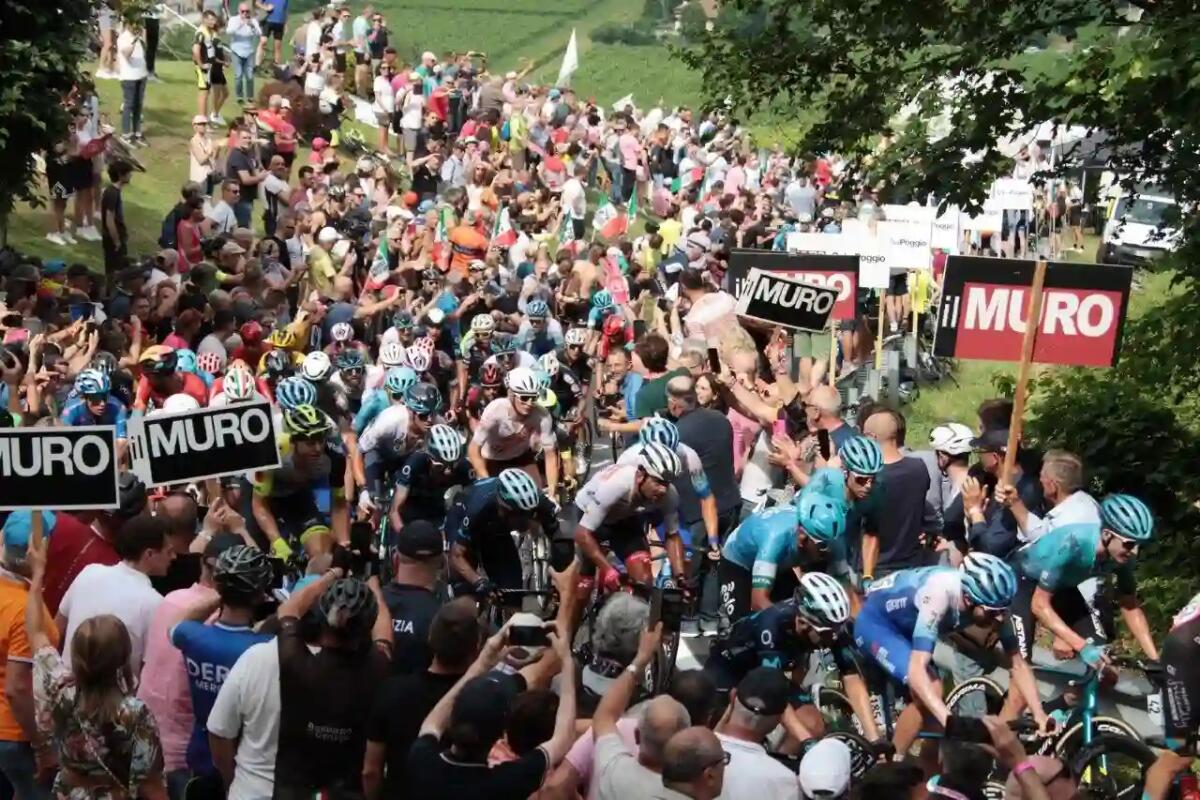 Grande Festa Rosa al Muro di Ca’ del Poggio in occasione del Giro d’Italia -