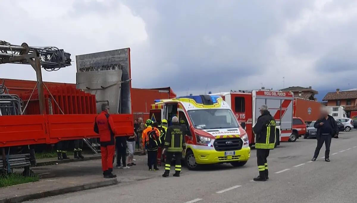 Grave incidente al circo: operaio schiacciato da una gabbia durante lo smontaggio - 