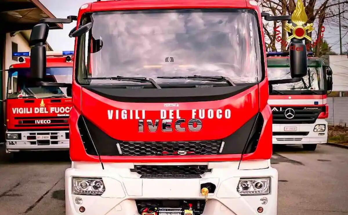 Vigili del fuoco a Grado: «necessario un presidio fisso sull'isola tutto l'anno» - 