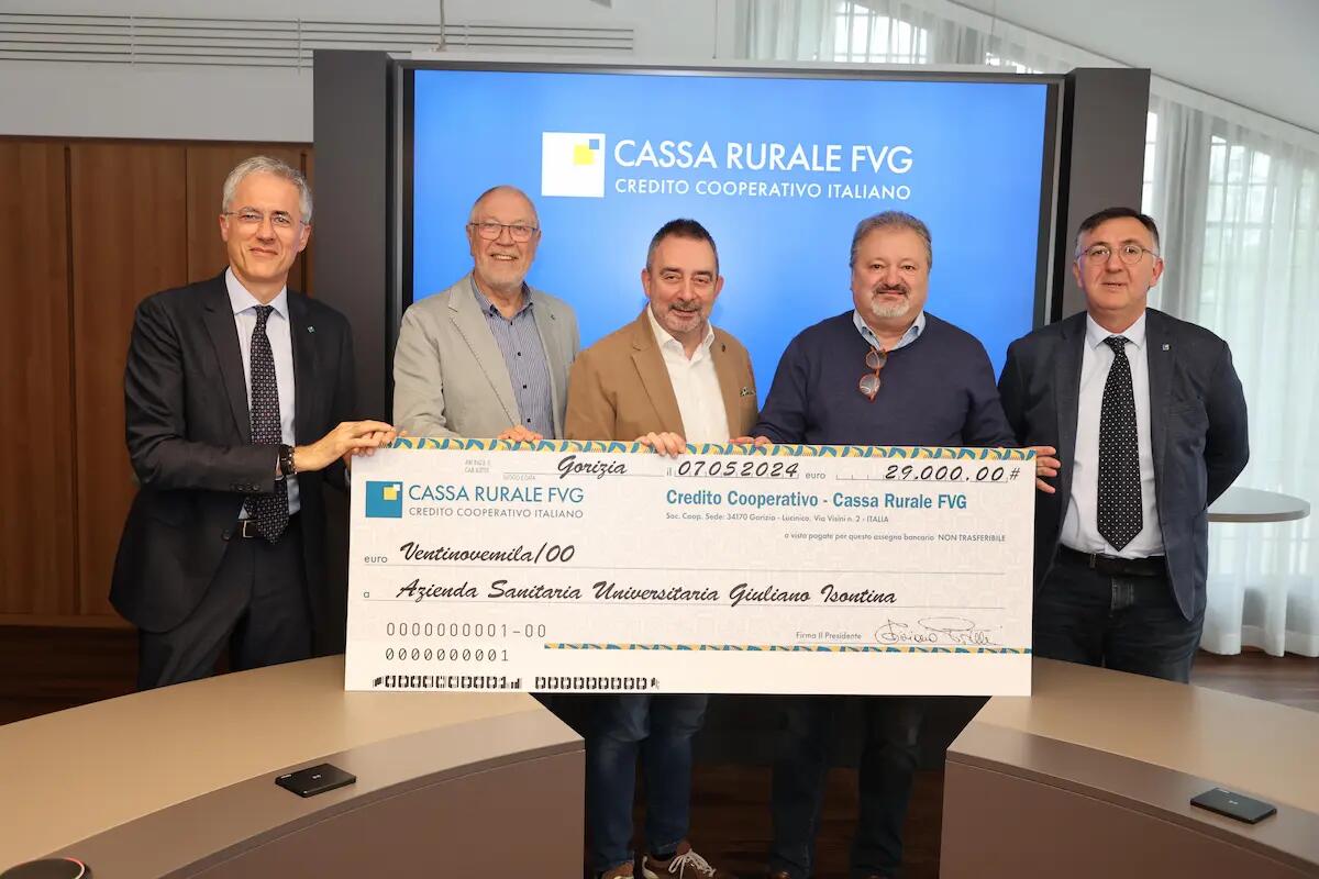 Donazione della Cassa Rurale FVG all'Urologia di Gorizia: nuovo ecografo per interventi di precisione - 