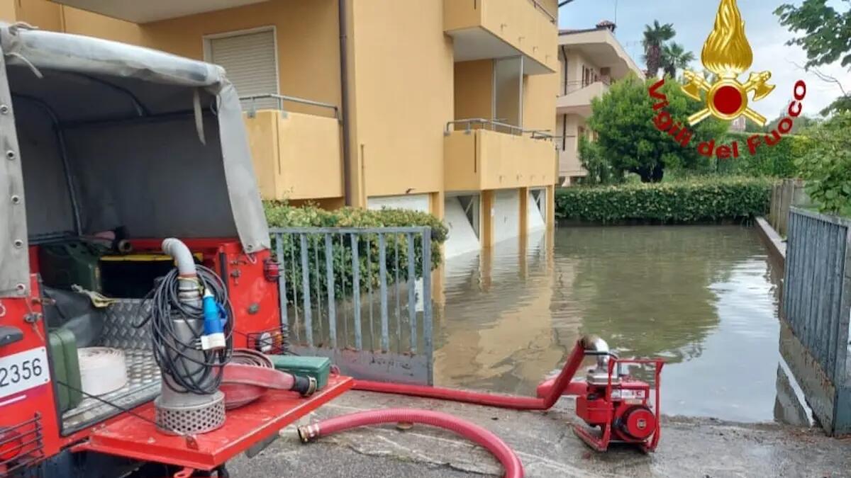 Friuli flagellato dal maltempo: sono oltre 135 gli interventi dei vigili del fuoco - 